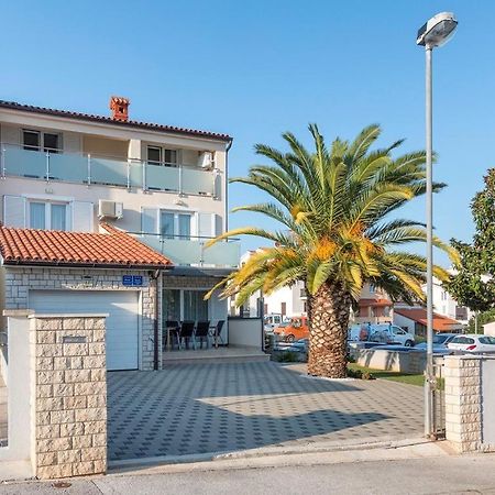 Summer House Pula Exterior photo