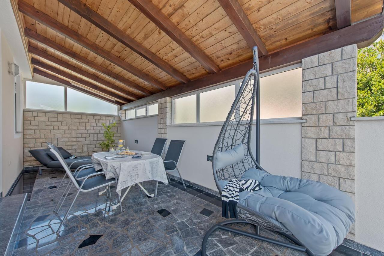 Summer House Pula Exterior photo