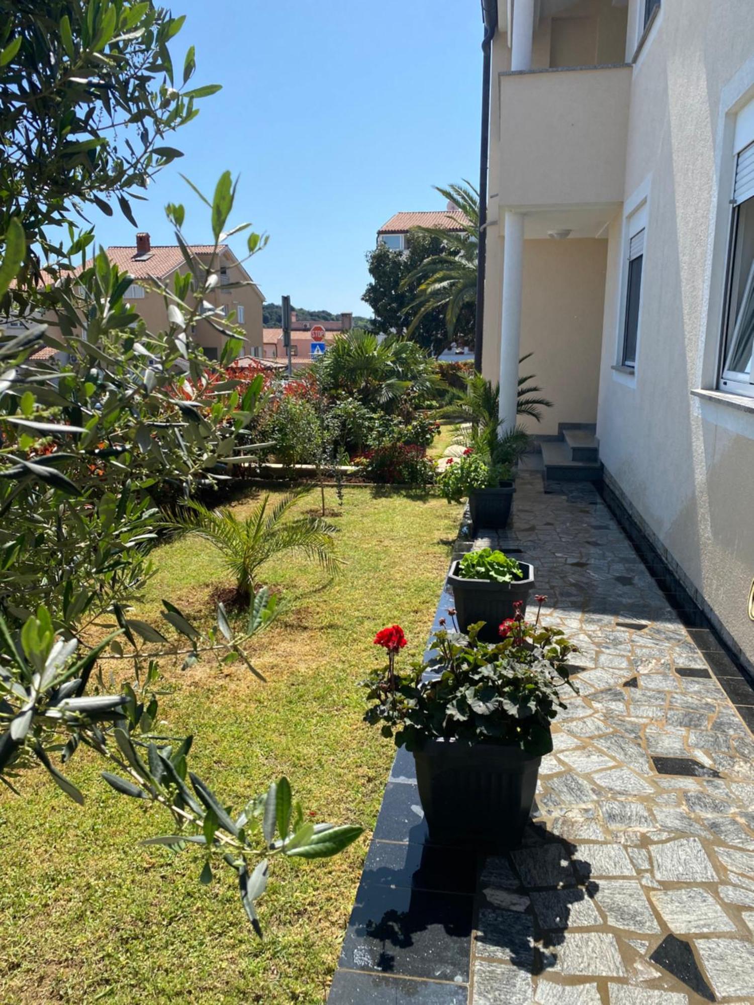 Summer House Pula Exterior photo