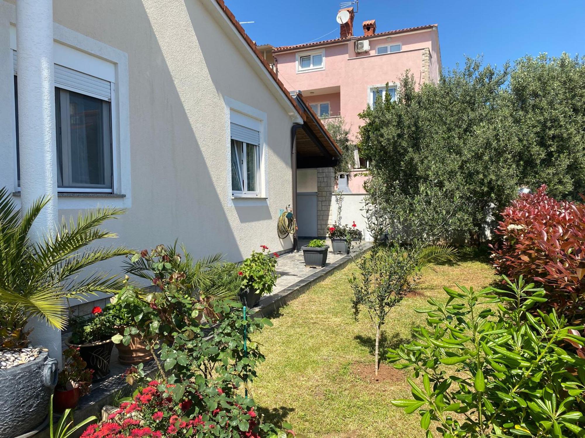 Summer House Pula Exterior photo