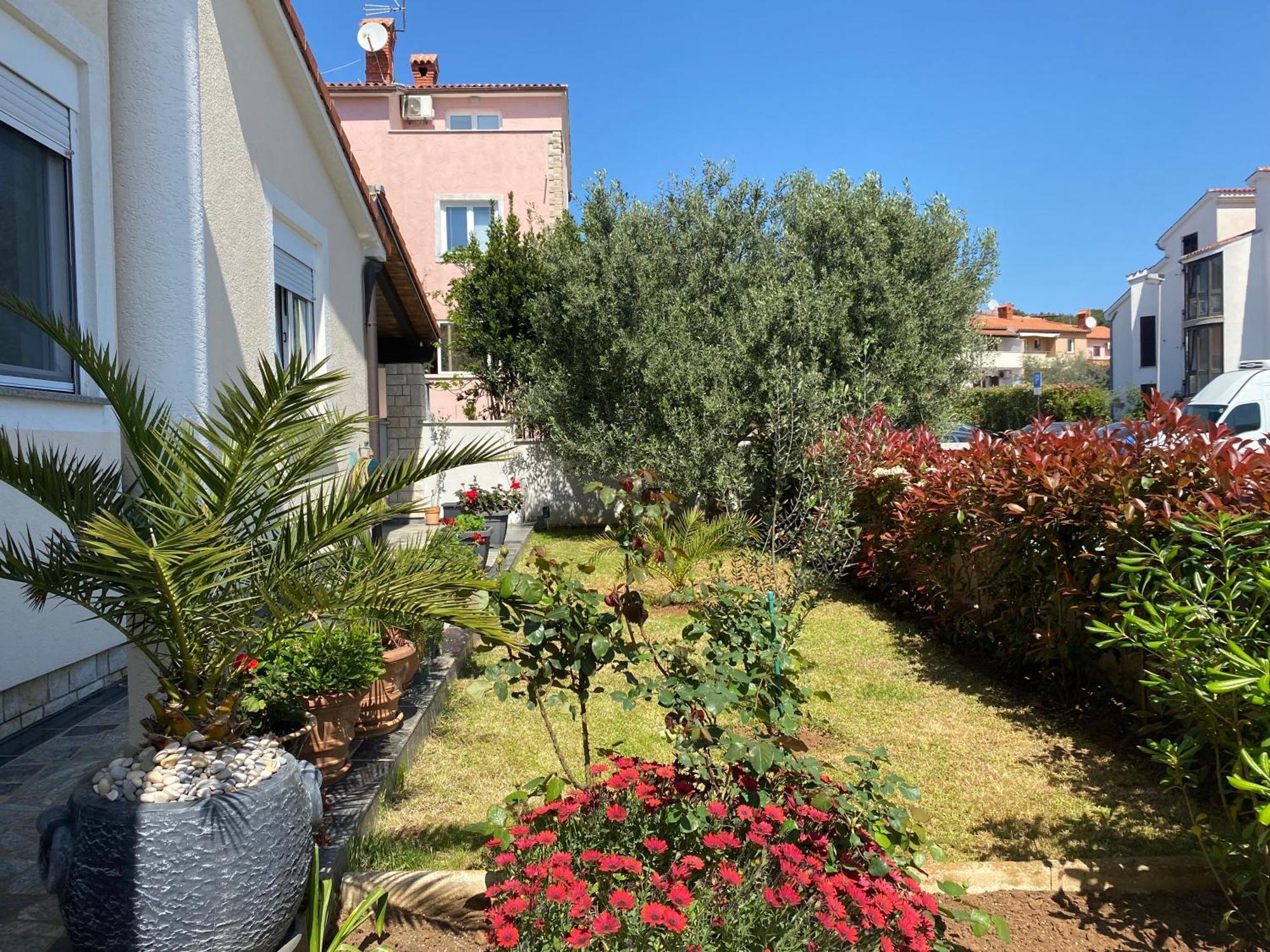 Summer House Pula Exterior photo